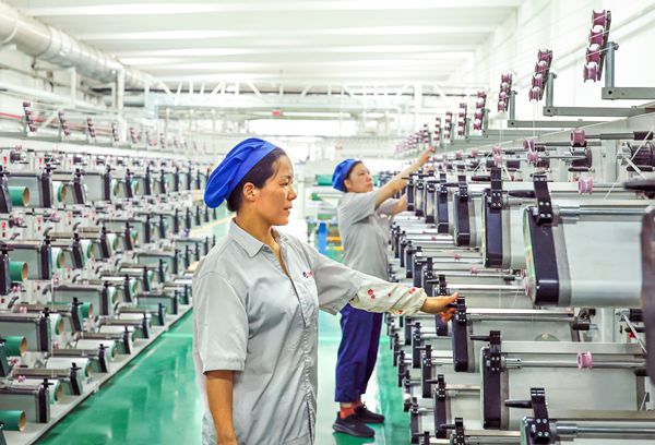 神特公司車間工人奮戰(zhàn)高溫紀(jì)實(shí)(照片)_副本